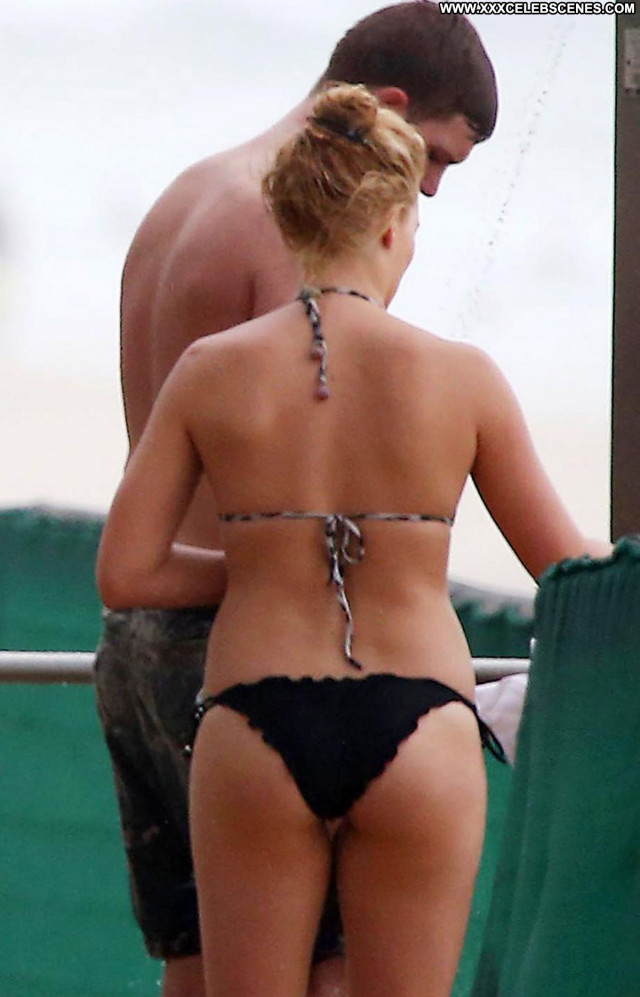 Margot Robbie The Beach Posing Hot Bikini Babe Celebrity Beautiful