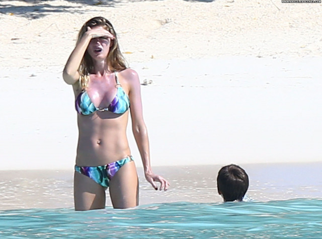 Gisele Bundchen Beautiful Brazilian Beach Celebrity Bikini Paparazzi
