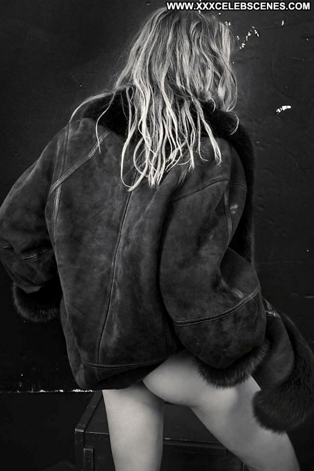 Esther Cronin Beautiful Babe Posing Hot Topless Celebrity Actress Esther Cronin Beautiful Babe Posing Hot Topless Celebrity Actress