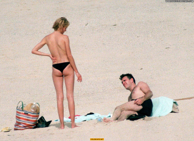 Cameron Diaz The Beach Beautiful Babe Topless Beach Posing Hot