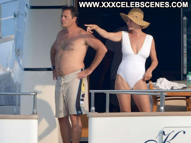 Uma Thurman Celebrity Paparazzi Beautiful Posing Hot Saint Tropez