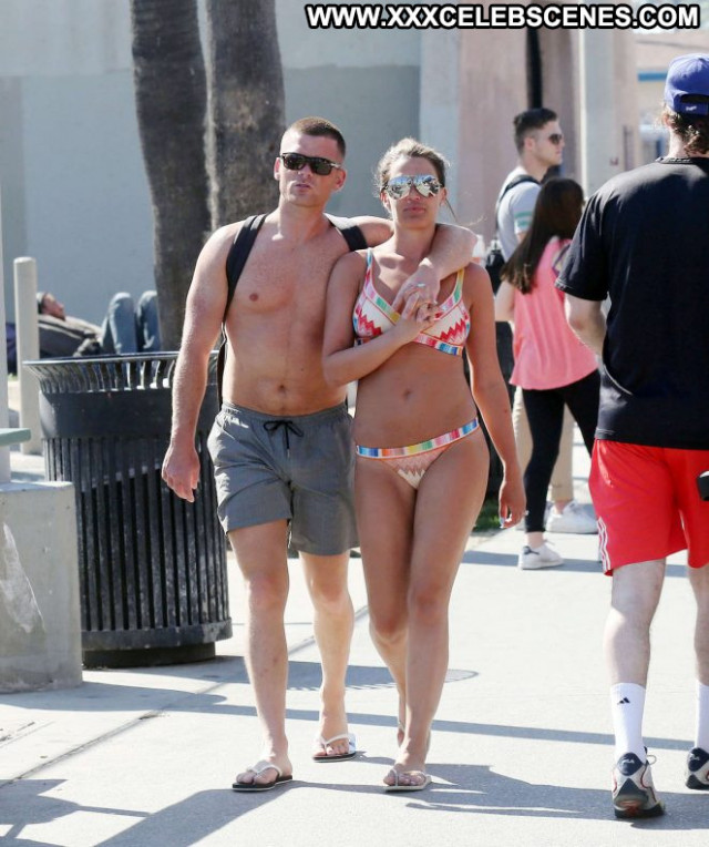 Danielle Lloyd Los Angeles Hot Paparazzi Celebrity Babe Angel Posing