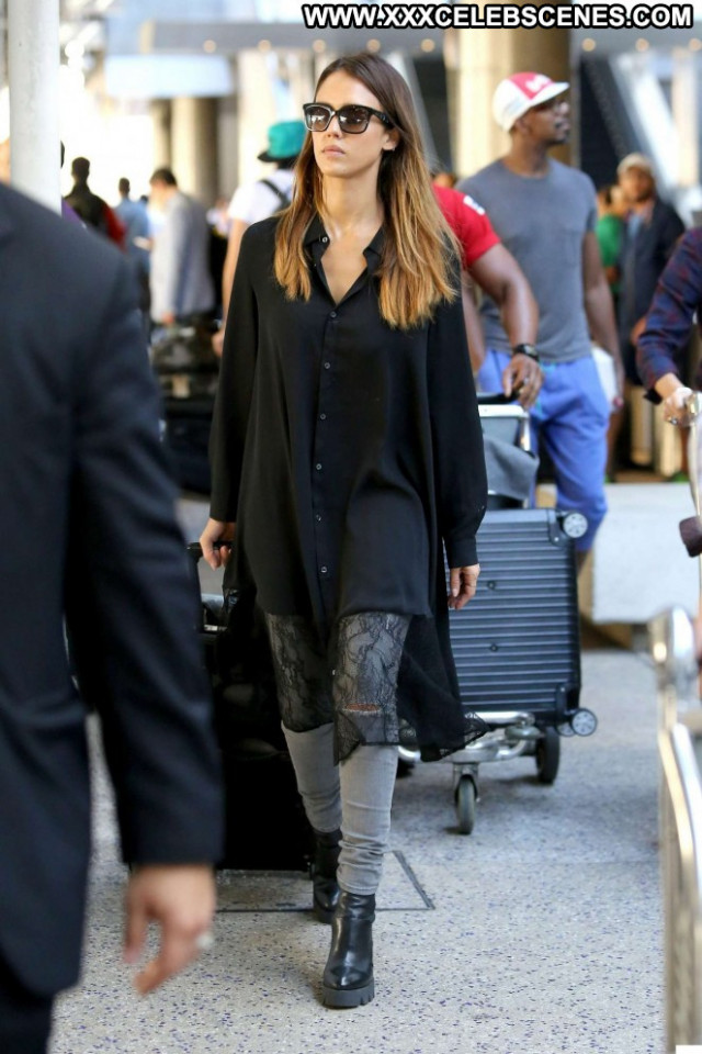 Jessica Alba Los Angeles Paparazzi International Posing Hot Beautiful