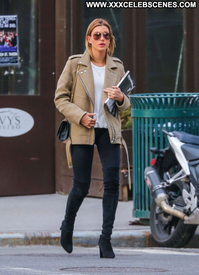 Hailey Baldwin No Source Nyc Paparazzi Beautiful Posing Hot