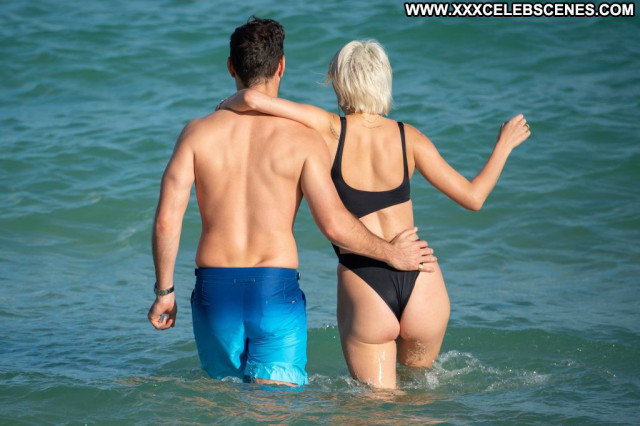 Alessandra Torresani Aly Michalka Summer Beach Pokies Nyc Erotic