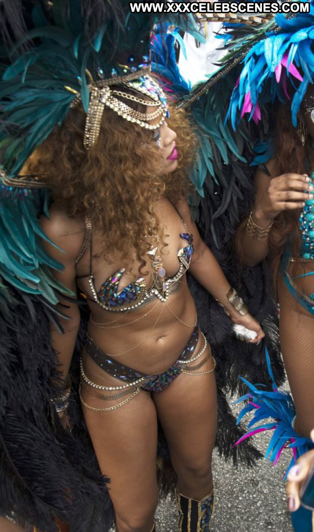 Rihanna No Source Posing Hot Celebrity Barbados Beautiful Babe
