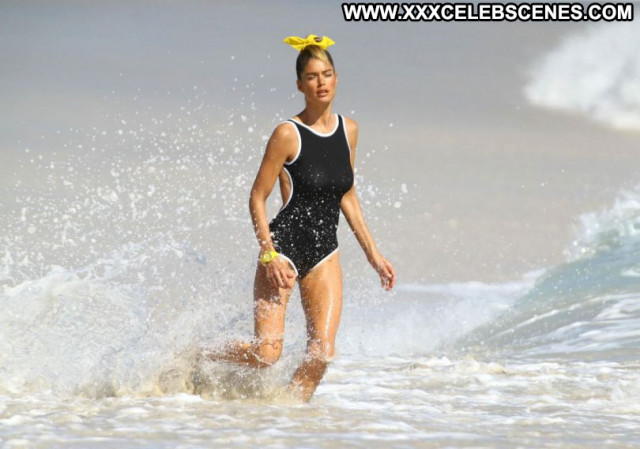 Doutzen Kroes No Source  Babe Photoshoot Celebrity Candids Posing Hot