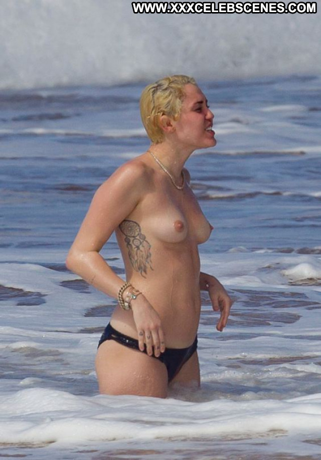 Miley Cyrus No Source Topless Paparazzi Beautiful Posing Hot Babe