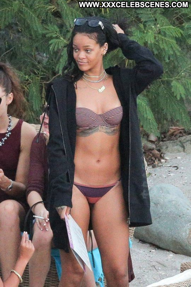 Rihanna No Source Candids Babe Bikini Posing Hot Celebrity Beautiful