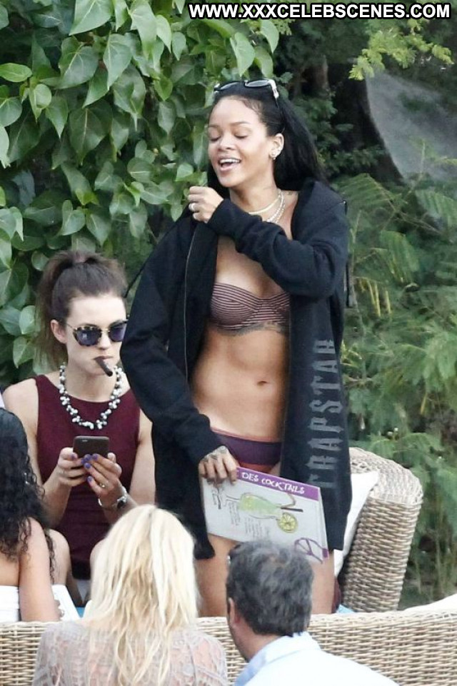 Rihanna No Source Candids Beautiful Babe Posing Hot Celebrity Bikini