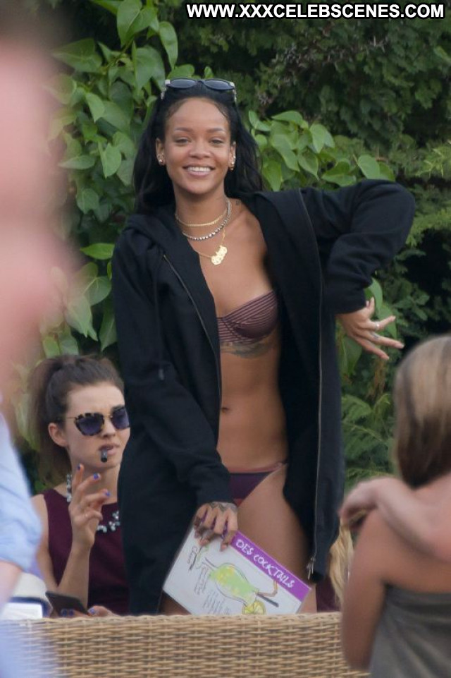 Rihanna No Source Beautiful Posing Hot Celebrity Bikini Candids Babe
