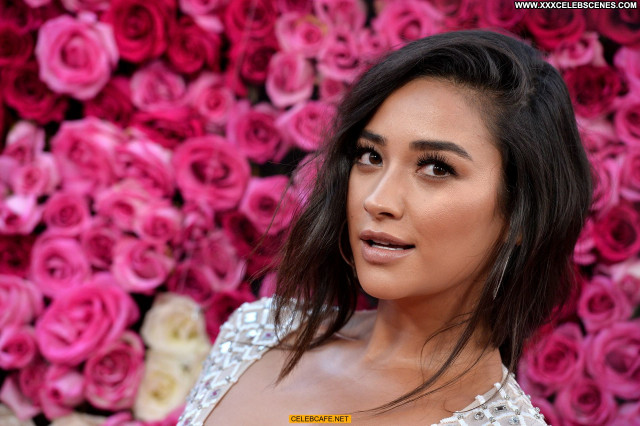 Shay Mitchell No Source Babe Celebrity Beautiful Posing Hot