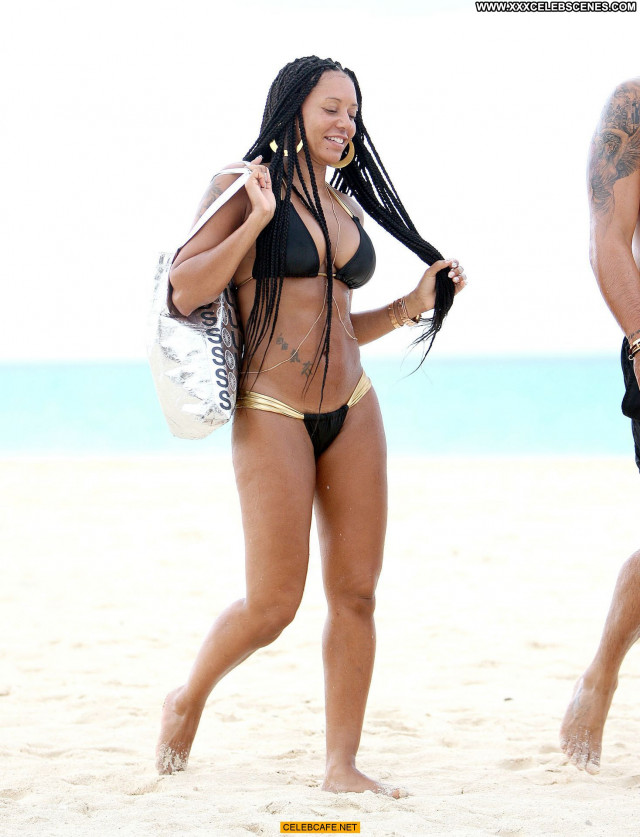 Melanie Brown The Beach Candid Beach Mexico Posing Hot Babe Celebrity