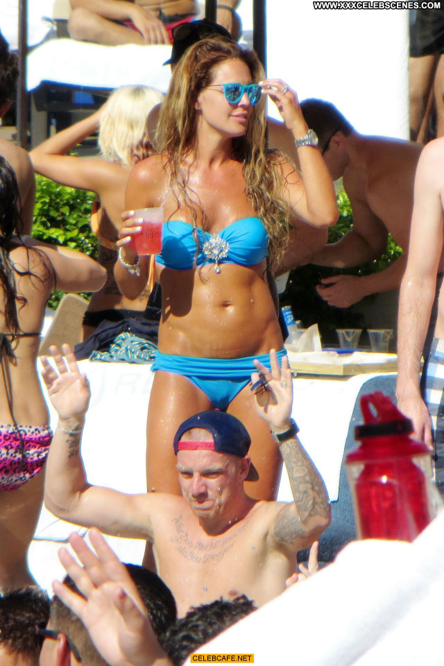 Danielle Lloyd Las Vegas  Pool Beautiful Posing Hot Celebrity Friends