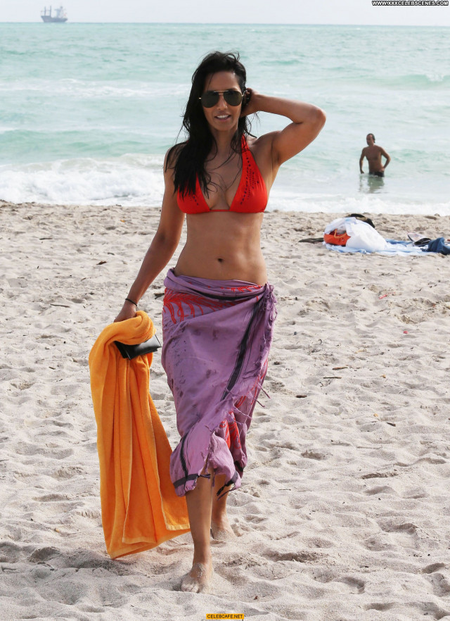 Padma Lakshmi No Source Actress Hard Nipples Beautiful Bikini Nipples