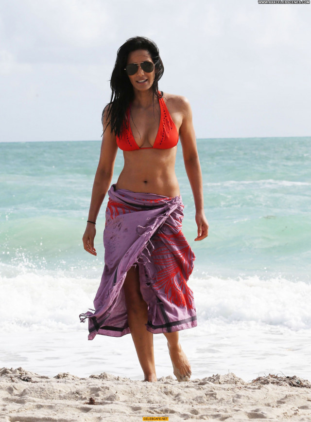 Padma Lakshmi No Source Babe Bikini Actress Posing Hot Nipples Hard