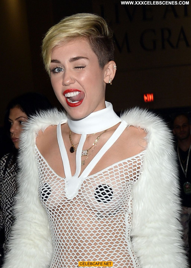Miley Cyrus No Source Beautiful Bra See Through Celebrity Posing Hot