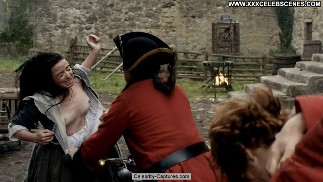 Laura Donnelly Outlander Babe Topless Sex Scene Toples Posing Hot