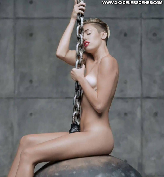 Miley Cyrus Wrecking Ball Music Video Cameltoe Celebrity Nude Posing