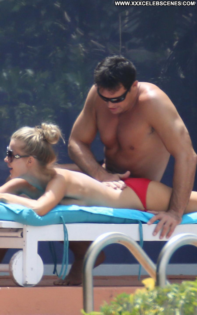 Joanna Krupa No Source Hot Celebrity Bikini Boyfriend Hotel Toples