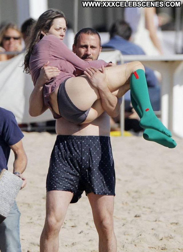Marion Cotillard Rust And Bone Toples Topless Breasts Mean Posing Hot
