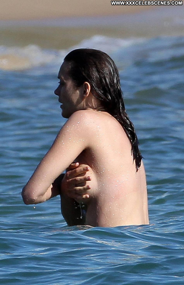 Marion Cotillard Rust And Bone  Posing Hot Topless Celebrity Wet