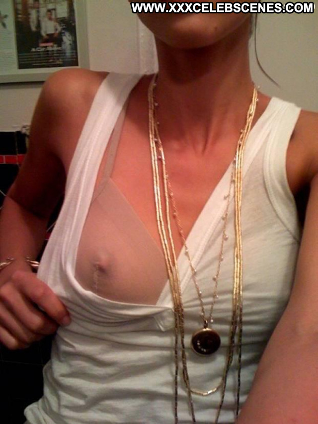 Jessica Alba No Source  Private Mom Shy Hot Posing Hot Beautiful