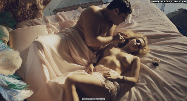 Elena Starace Images Beautiful Celebrity Babe Posing Hot Naked Scene
