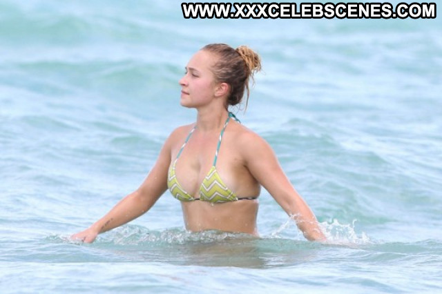 Hayden Panettiere Miami Beach Paparazzi Bikini Babe Beautiful Posing