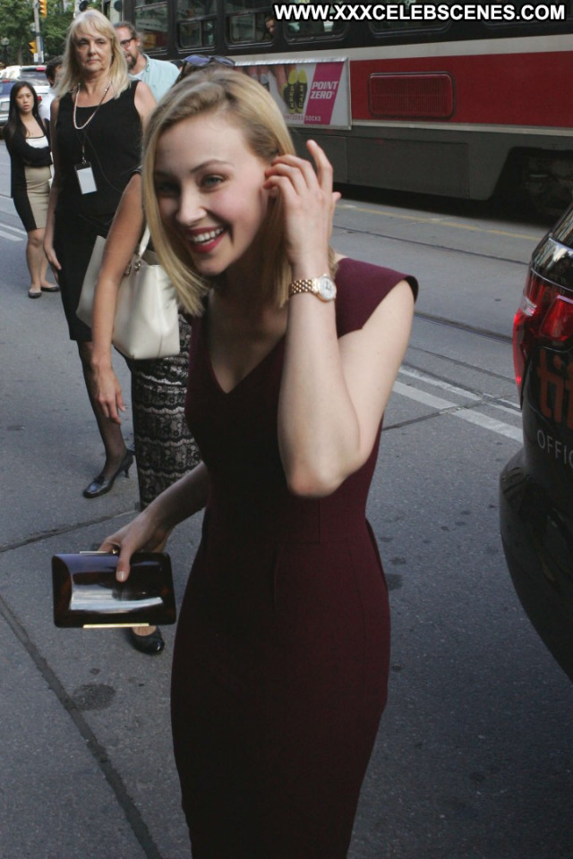 Sarah Gadon No Source Celebrity Paparazzi Babe Posing Hot Beautiful