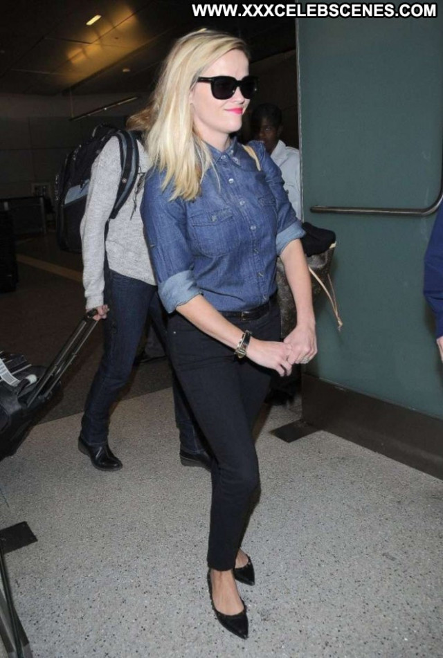 Reese Witherspoon Lax Airport Lax Airport Beautiful Celebrity Babe