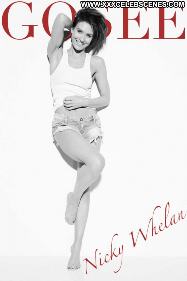 Nicky Whelan Paparazzi Magazine Posing Hot Babe Beautiful Celebrity