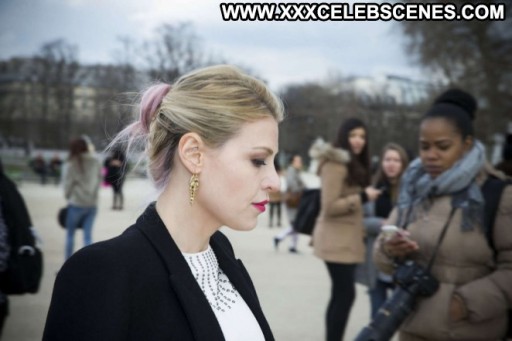 Barbara Berlusconi Celebrity Beautiful Fashion Straight Paparazzi Paris Female Babe Actress Posing Hot