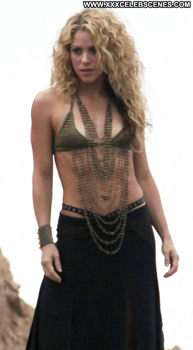 Shakira The Beach Beautiful Paparazzi Commercial Beach Babe Celebrity