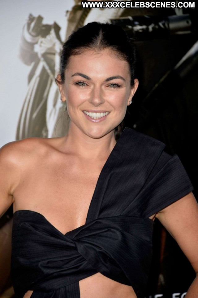 Serinda Swan Paparazzi Babe Beautiful Celebrity Posing Hot Doll Hot