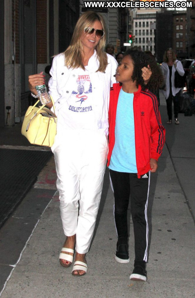 Heidi Klum New York Beautiful Posing Hot Celebrity Babe Paparazzi New