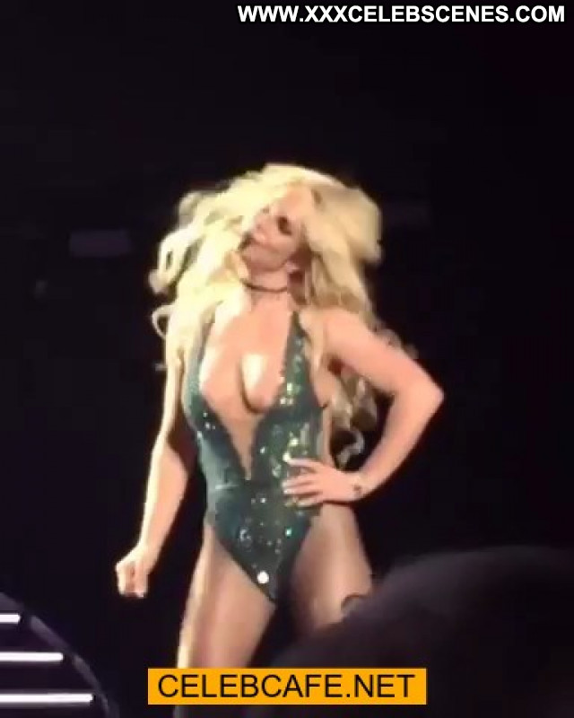 Britney Spears Las Vegas  Wardrobe Malfunction Beautiful Celebrity