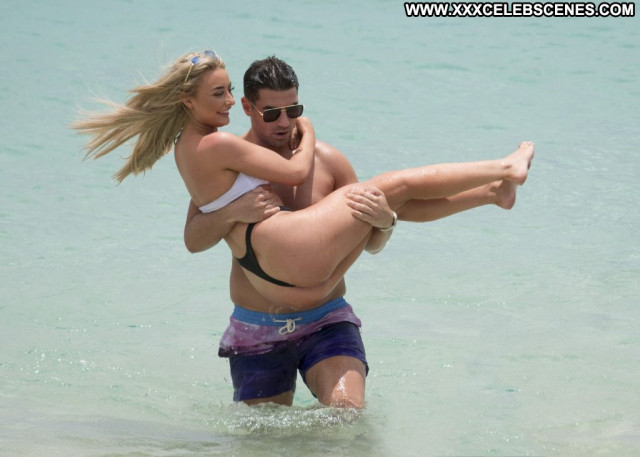 Chloe Crowhurst Anna Nicole Toples Topless Male Winter Celebrity