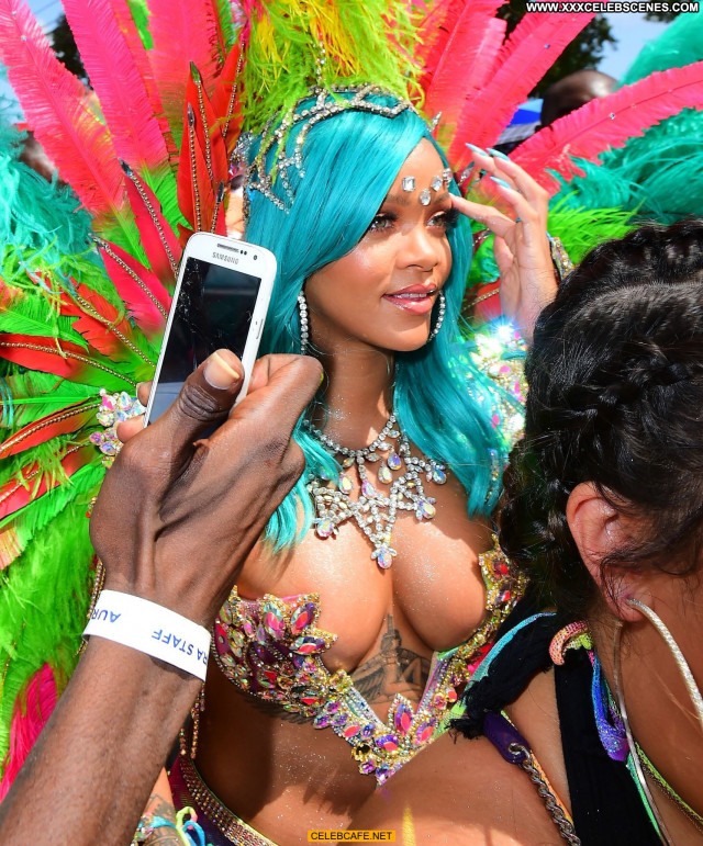 Rihanna No Source Bar Carnival Sex Celebrity Posing Hot Beautiful