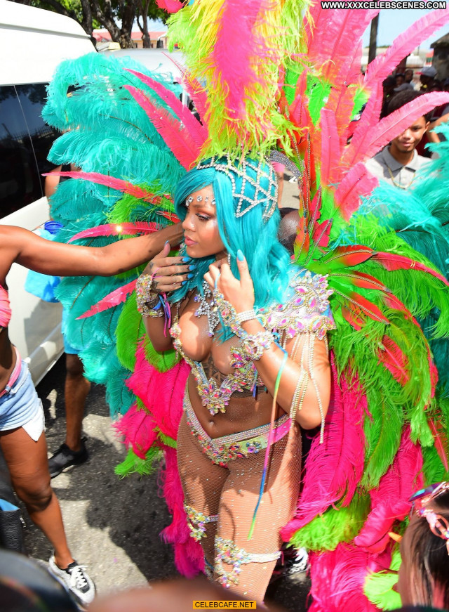 Rihanna No Source Sex Babe Posing Hot Carnival Sexy Bar Celebrity Car