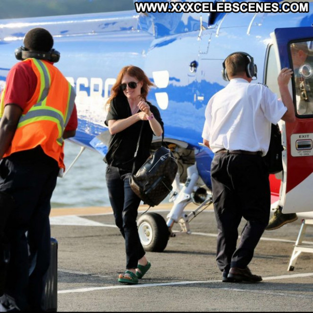 Julianne Moore No Source  Babe Paparazzi Nyc Beautiful Celebrity