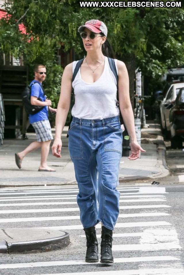Sarah Silverman New York  Babe Posing Hot Celebrity Beautiful New