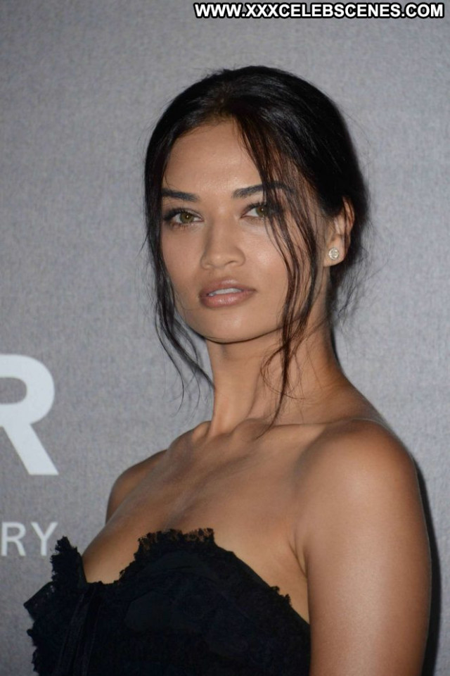 Shanina Shaik No Source Babe Paparazzi Beautiful Posing Hot Celebrity