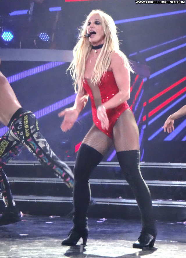 Britney Spears Las Vegas International Babe Beautiful Teen Solo Live