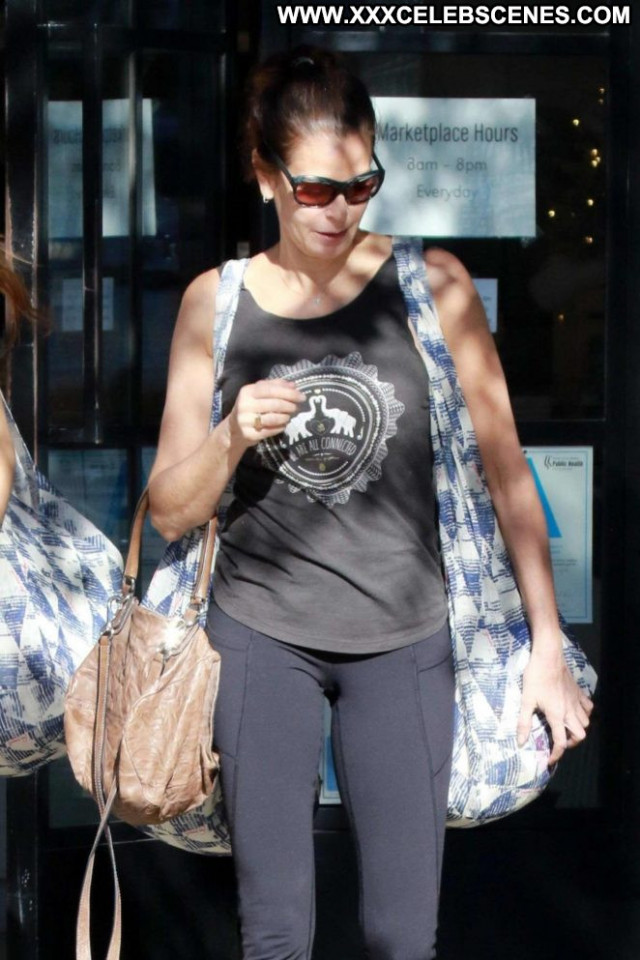 Teri Hatcher Hat Beautiful Posing Hot Paparazzi Celebrity