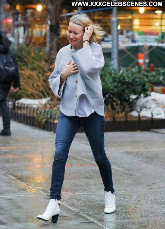 Naomi Watts New York Celebrity Paparazzi Beautiful Posing Hot Babe