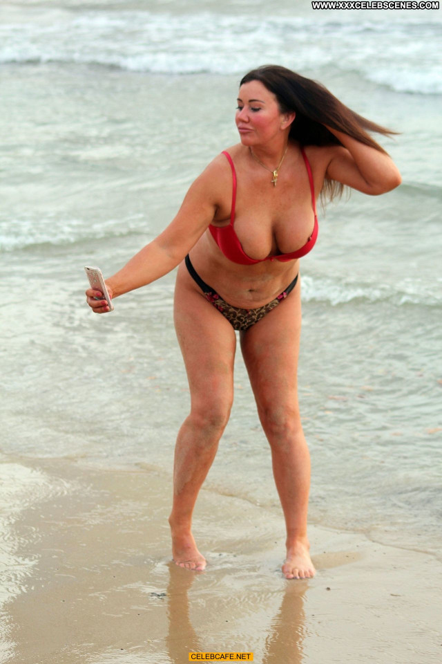 Lisa Appleton No Source Beautiful Nipple Slip Beach Babe Posing Hot