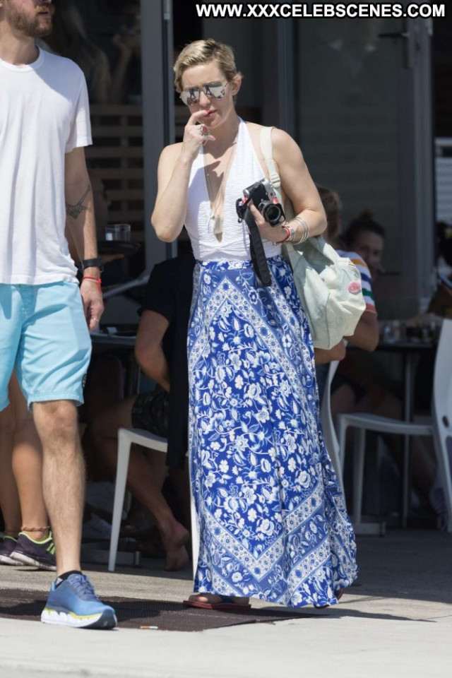 Kate Hudson No Source Australia Posing Hot Celebrity Paparazzi Babe