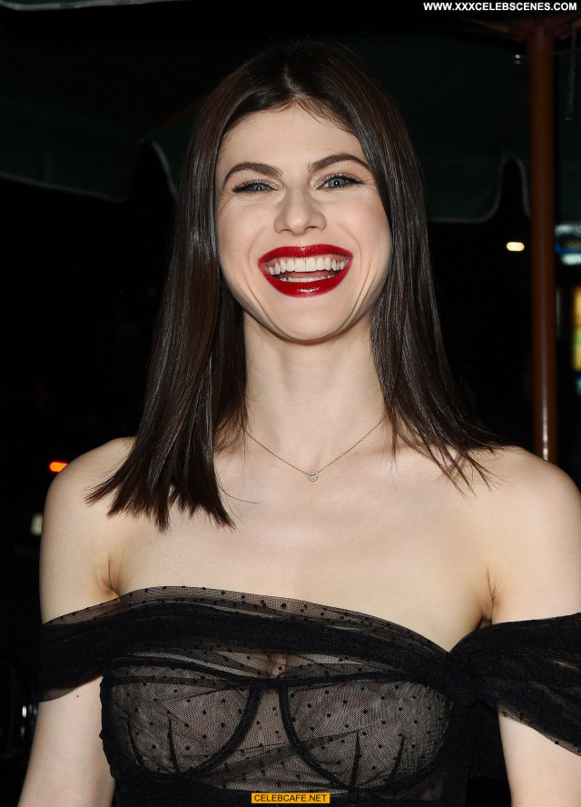 Alexandra Daddario No Source Dad Celebrity Babe Posing Hot Party