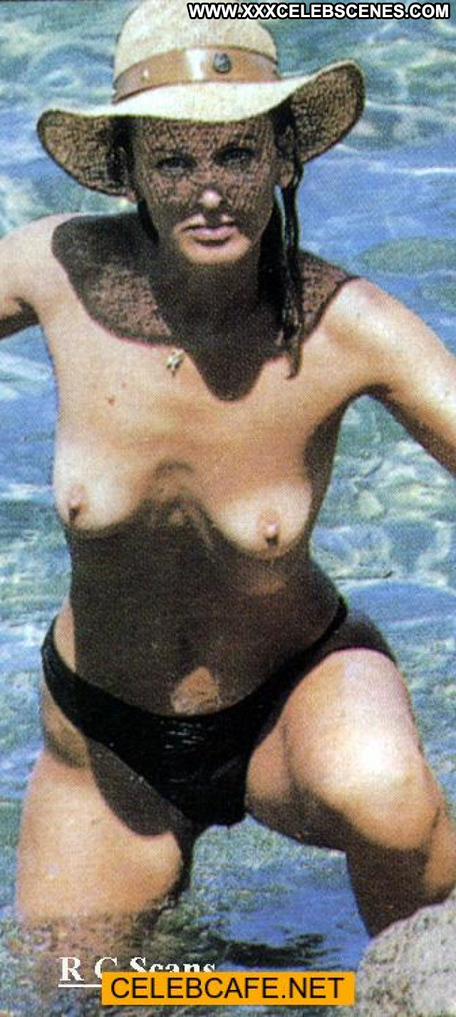 Dalila Di Lazzaro No Source Celebrity Posing Hot Model Topless Babe